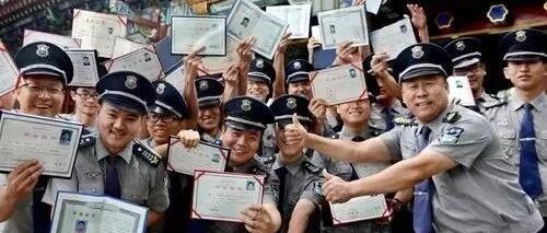 最强“扫地僧”！北大保安又火了~