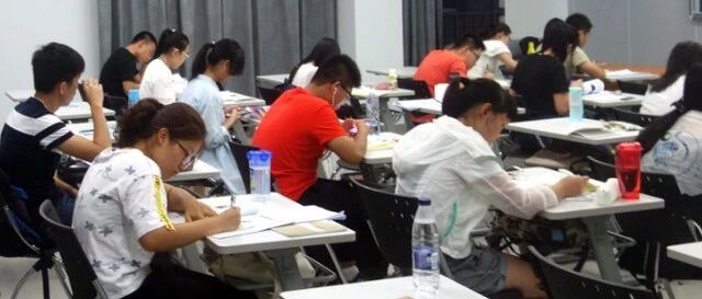 这4所大学被誉为公务员摇篮，就业前景丝毫不需要担心，性价比高