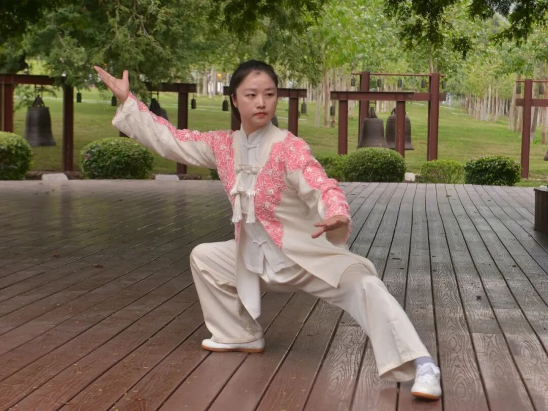 杨氏太极拳传统套路与竞赛套路的区别转自网络