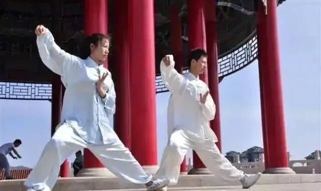 杨氏太极拳传统套路与竞赛套路的区别转自网络