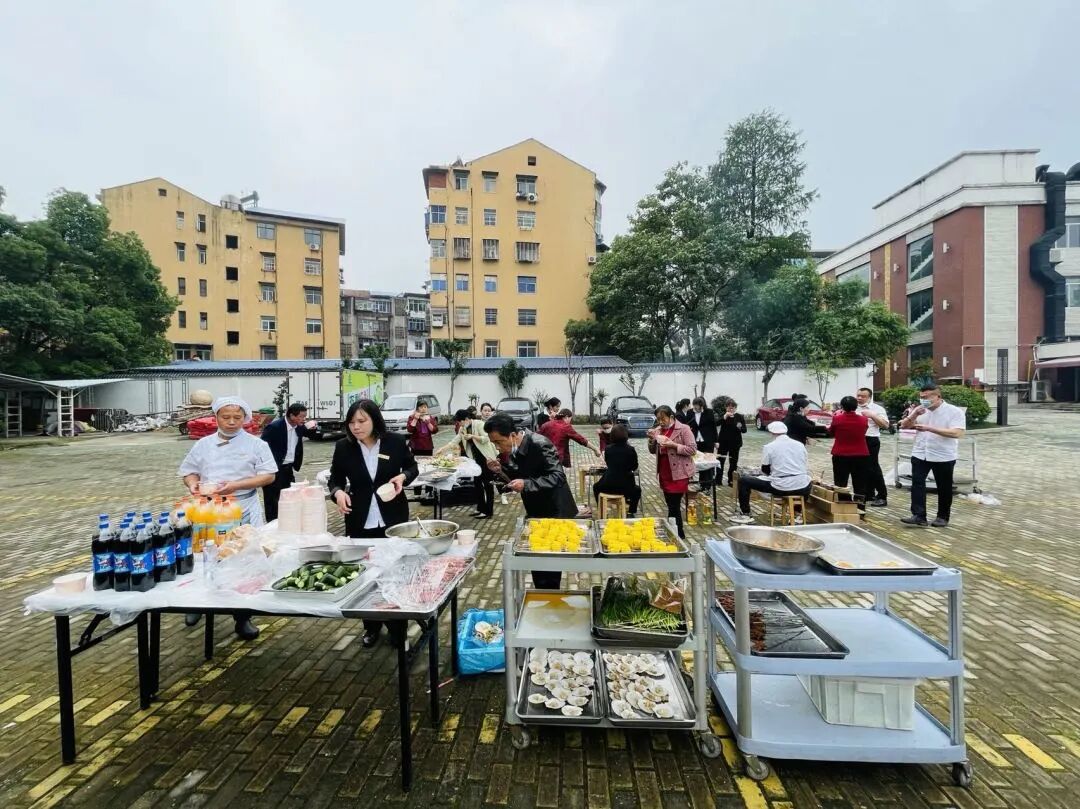 莲花湖酒店员工烧烤活动，快乐落幕！