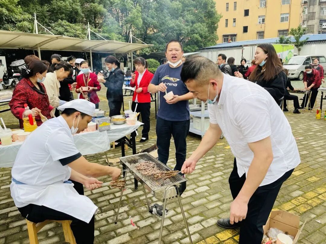 莲花湖酒店员工烧烤活动，快乐落幕！