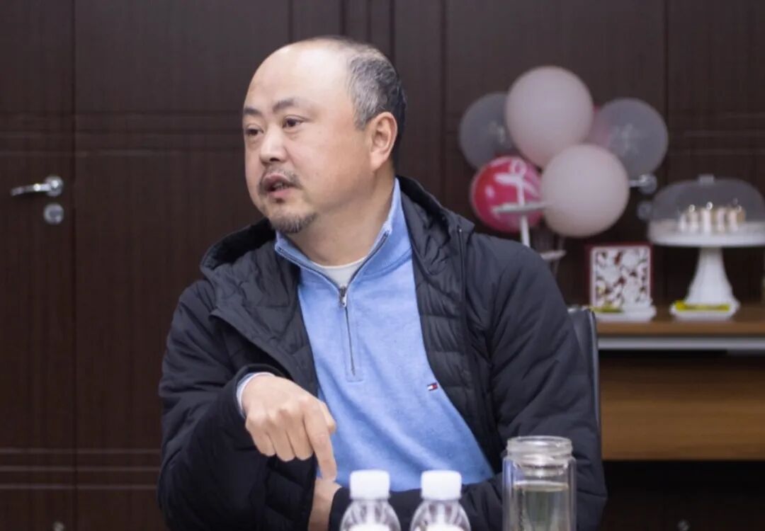 苏大维格集团总裁朱志坚发言最后的颁奖和合影环节,为公司和个人的