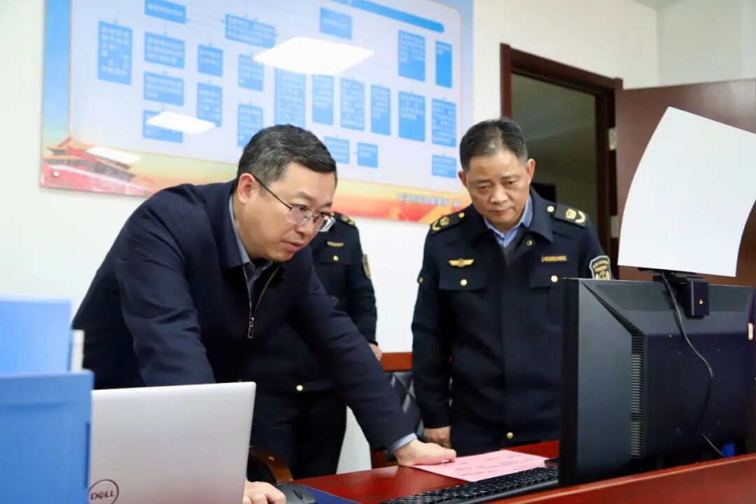 市委常委,常务副市长鲍成庚深入市应急管理局调研指导工作,九江市应急