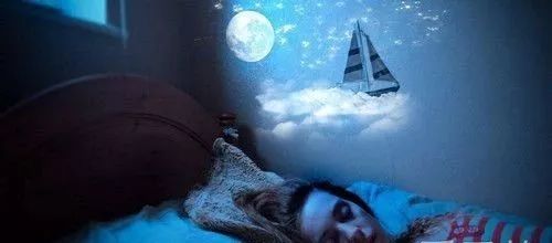 睡觉梦见蛇有什么预兆 睡觉梦见蛇是什么意思周公解梦 图片