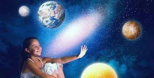 睡觉梦见蛇有什么预兆 睡觉梦见蛇是什么意思周公解梦 图片