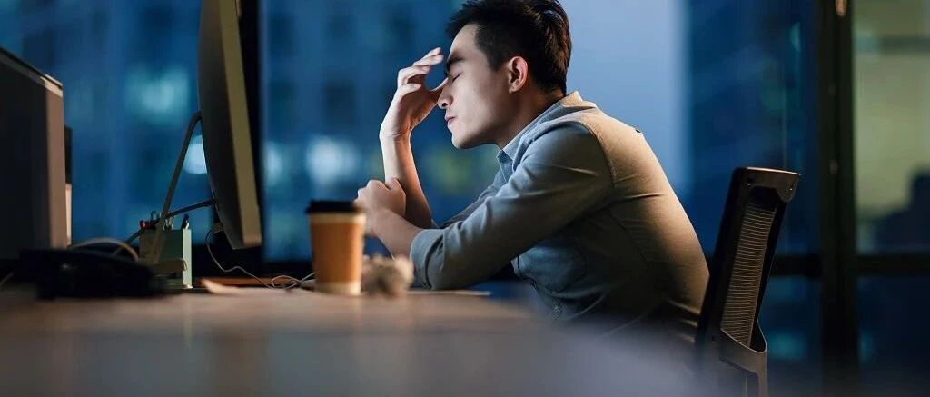 95后二本生争抢互联网职位：工资高福利好 为改变命运背水一战