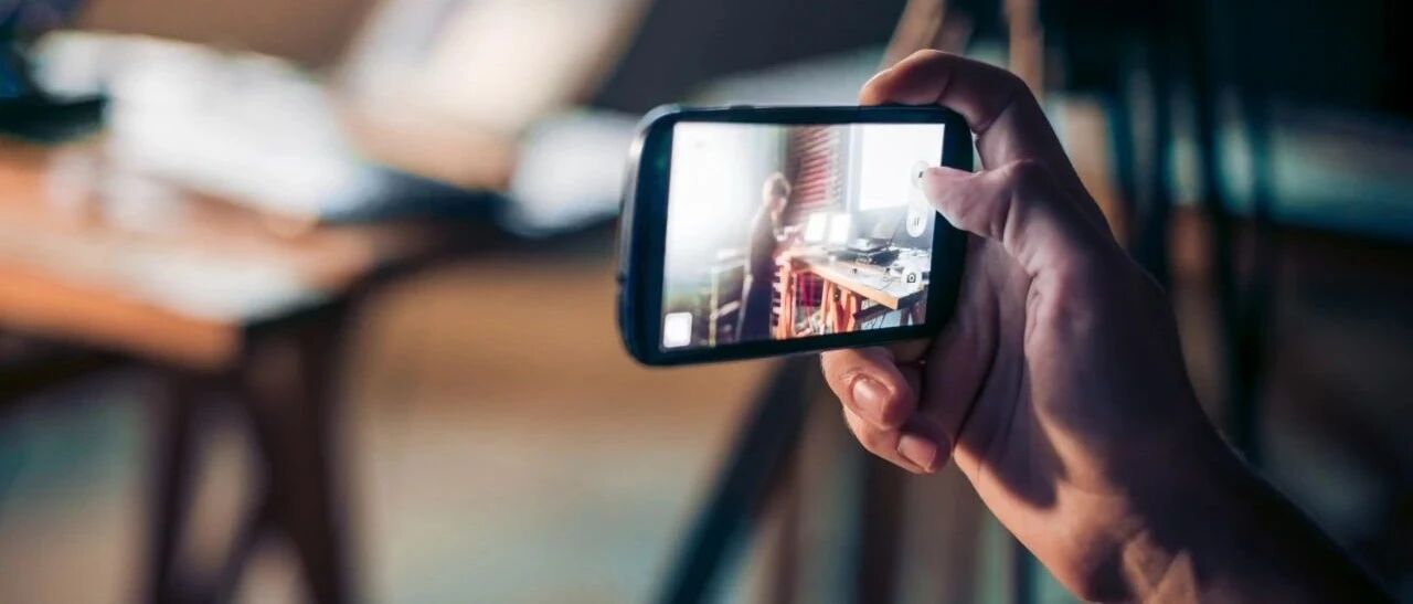 7点见｜直播带货新规今日施行；乐视商标1.31亿成交；特斯拉市值超2000亿美元