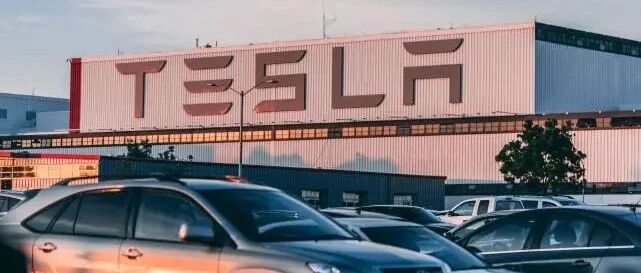 车牌还没来得及上，特斯拉又割了我7万