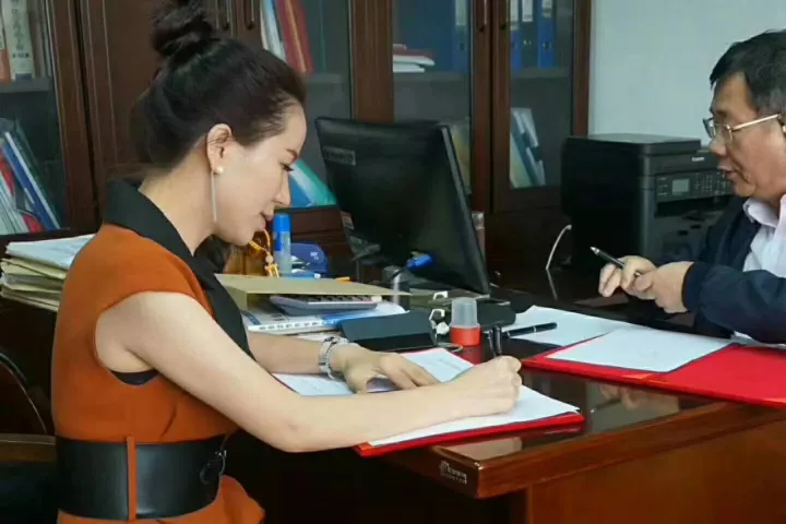 熱烈祝賀:【廣州大學(xué)&優(yōu)吸環(huán)保校企合作聯(lián)合室內(nèi)環(huán)境研究中心】成立了 熱烈祝賀:【廣州大學(xué)&優(yōu)吸環(huán)保校企合作聯(lián)合室內(nèi)環(huán)境研究中心】成立了