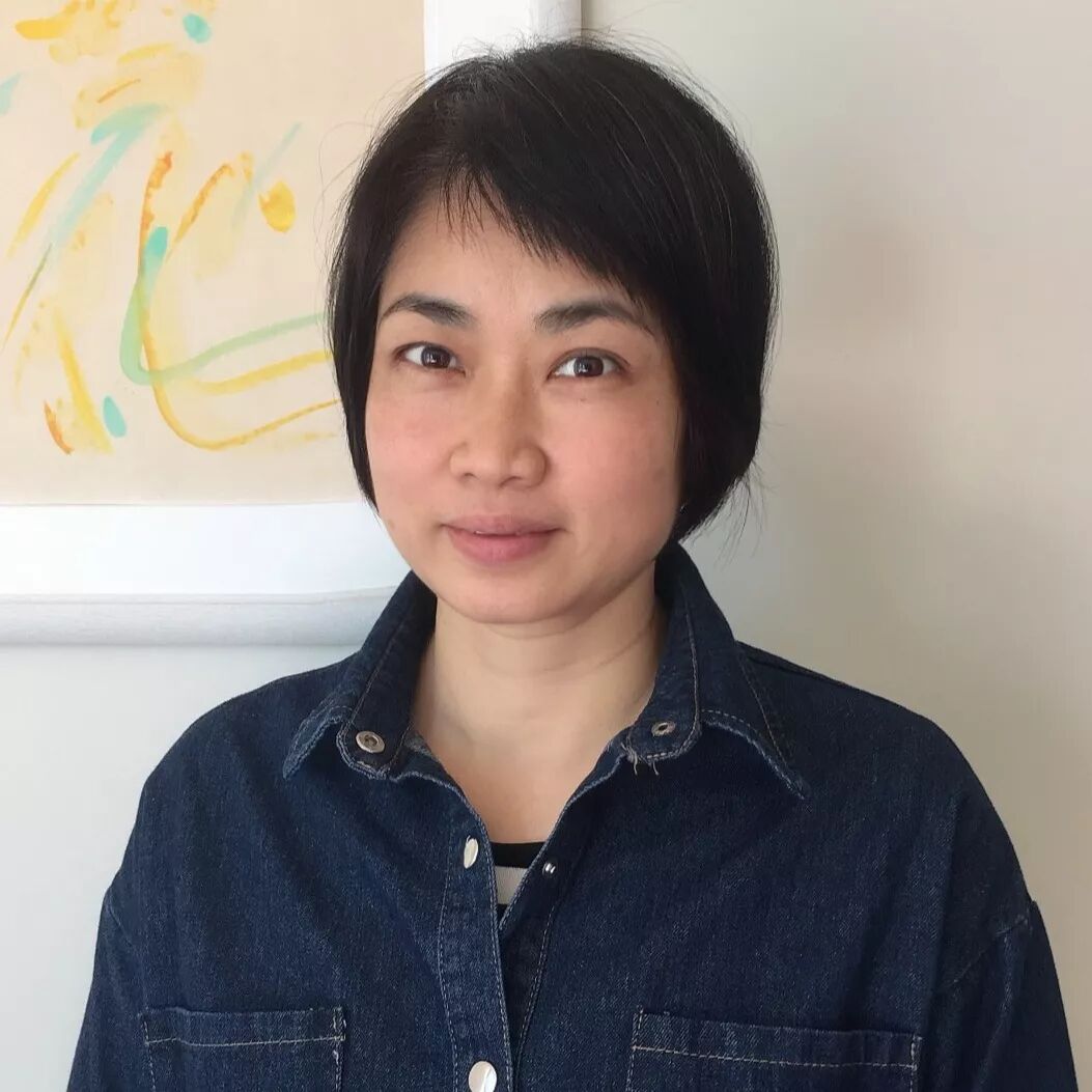 全囯美术教材广东版编画廊杂志副主编大赛评委:魏曼广州53美术馆馆长