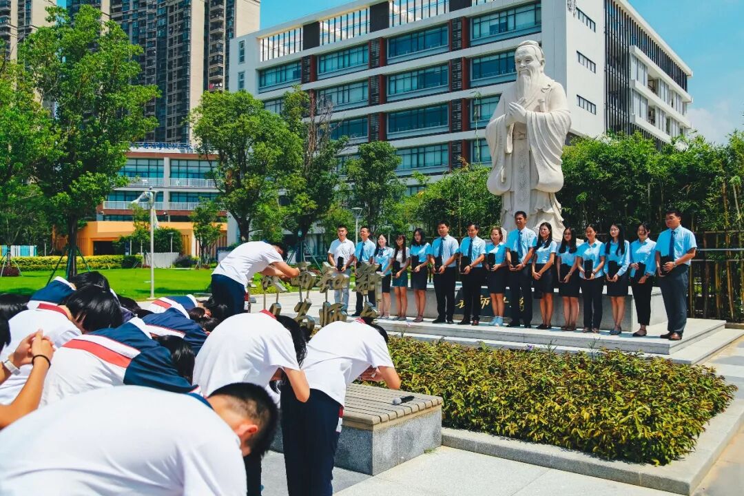 丹心育桃李致敬点灯人泉州外国语学校洛江校区积极开展庆教师节活动