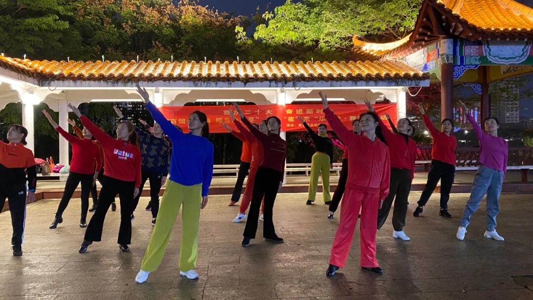 千乡万村闹新年章贡区开展夜来乐好舞起来夜间广场舞活动六