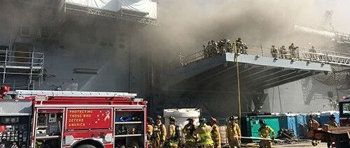 连续烧船、坠机还向自己开炮，美军仿佛被掏空……