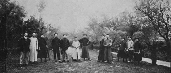 “山穷水尽诸路皆走不通”时，峥嵘青年毛泽东如何抉择?