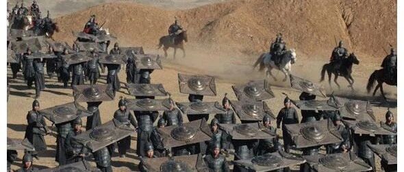 “两颗非战斗人员的脑袋”，不战而胜吓走了两大敌国军队……