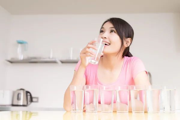 晨起第一杯水这样喝,“养生水”变“伤命水”!不想一口口喝出癌,别再傻傻坚持-微信头条网 晨起第一杯水这样喝,“养生水”变“伤命水”!不想一口口喝出癌,别再傻傻坚持