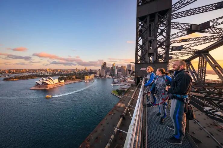 攀登悉尼海港大桥 © 新南威尔士州旅游局版权所有
