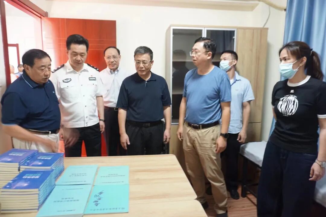 福能健康体检中心黄守清院长受邀出席福建省公安民警英烈基金会福州代表处揭牌仪式(图2)