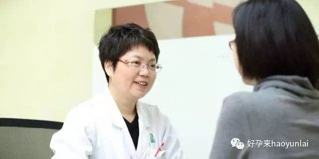 孕囊偏小医生让多喝水_孕囊小多喝水_孕囊偏小和喝水少有关系吗
