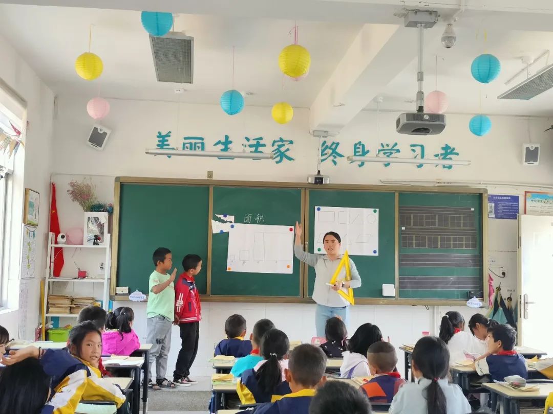 ​分众美小 | 一名教数学的英语老师的“自我修养”