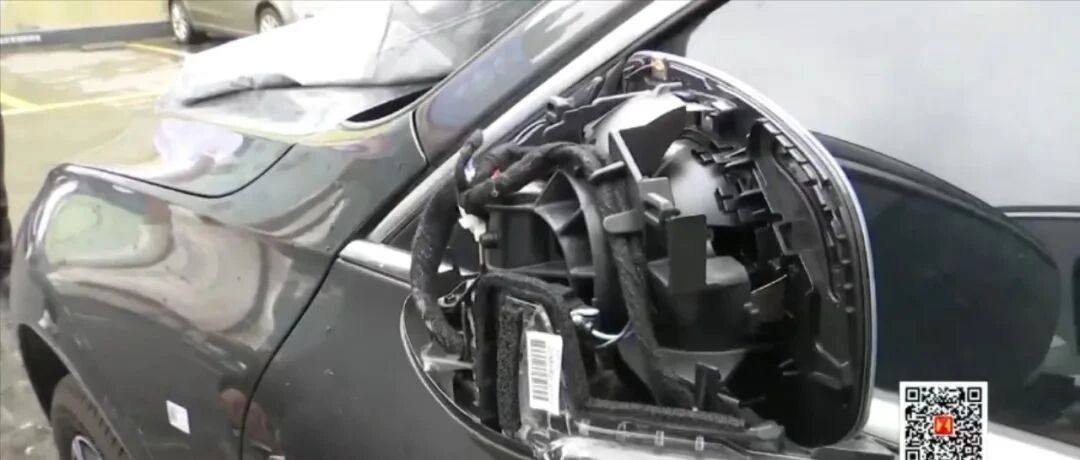 车辆使用辅助驾驶突然失控撞车，4S店却称系车主理解失误，到底咋回事？