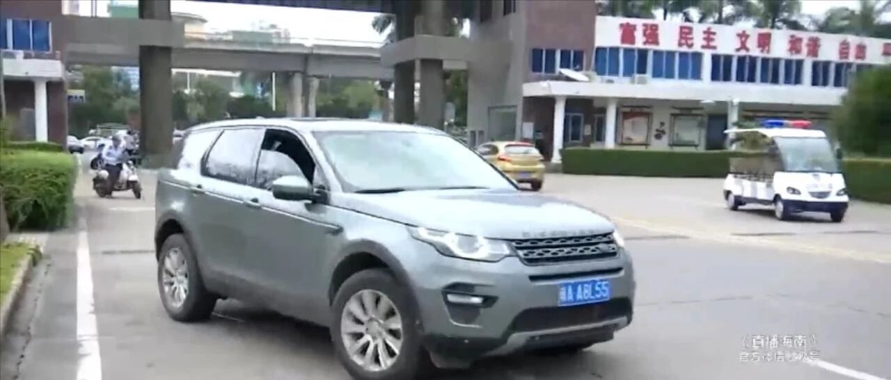 男子花20多万买二手路虎车，提车一个月发现车梁打胶，买到的是事故车？