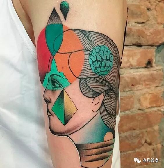 超抽象纹身图，看得懂的都是天才~