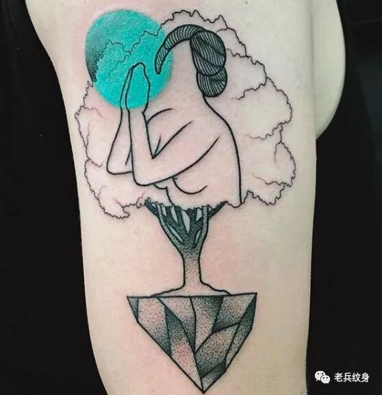 超抽象纹身图，看得懂的都是天才~