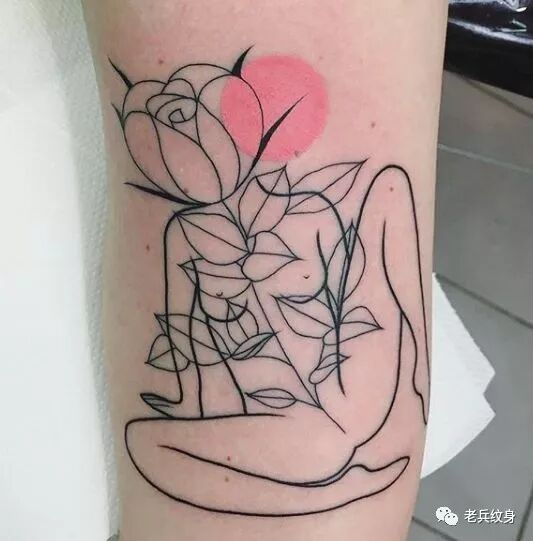 超抽象纹身图，看得懂的都是天才~