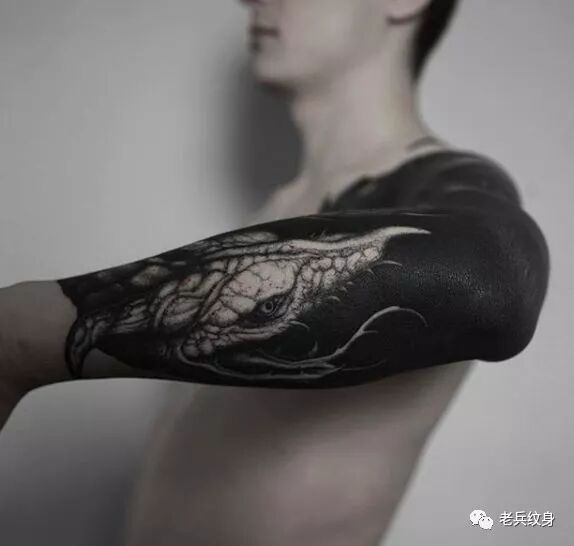 生活不止眼前的苟且，还有远处的黑暗