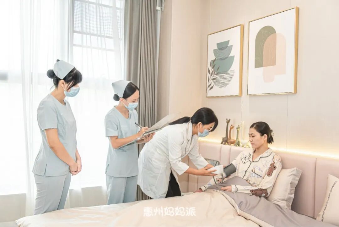 月子中心需要什么資質(zhì)_月子中心多少錢(qián)一月_在月子中心