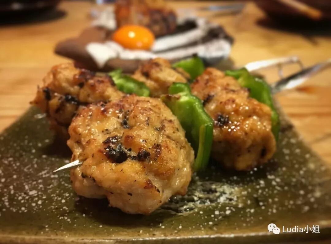 梅田的烧鸟亭 有生吃的鸡肉和洋葱整个烤 Ludia小姐 微信公众号文章阅读 Wemp