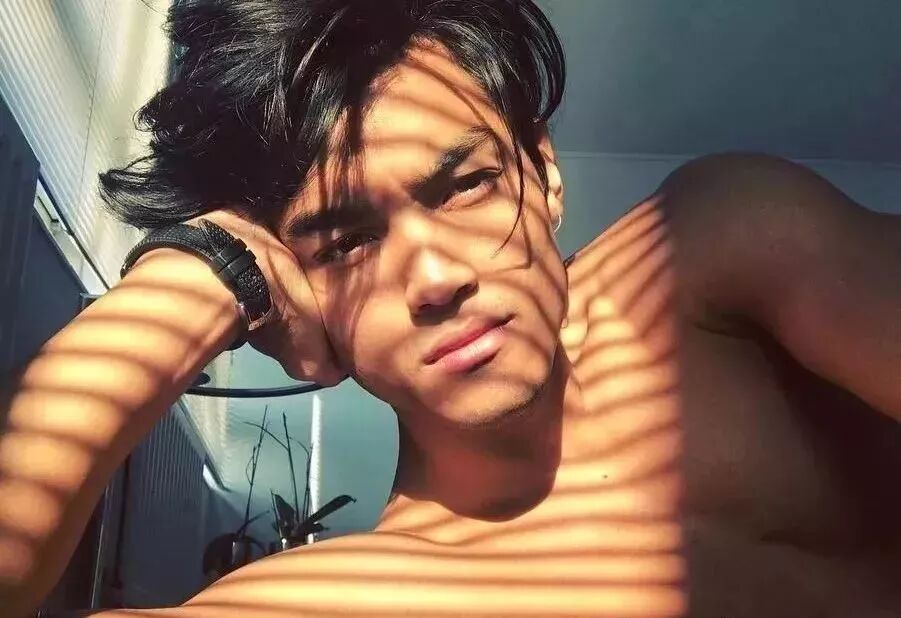 N国混血，MAN到爆的超模私底下竟然是这样的？！ - 51虹马