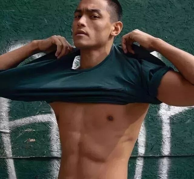 N国混血，MAN到爆的超模私底下竟然是这样的？！ - 51虹马