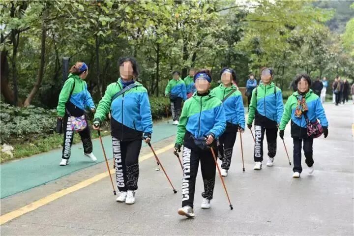 喜歡散步的注意！央視提醒：換種走法，生病風險降一半 健康 第8張