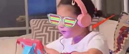 何洁女儿下巴堆出三层肉，儿童肥胖有35%~40%遗传自父母!