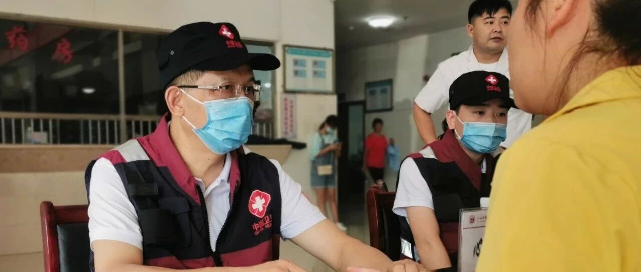 服务基层 共同提升 江西省中医院专家在余干县中医院开展义诊