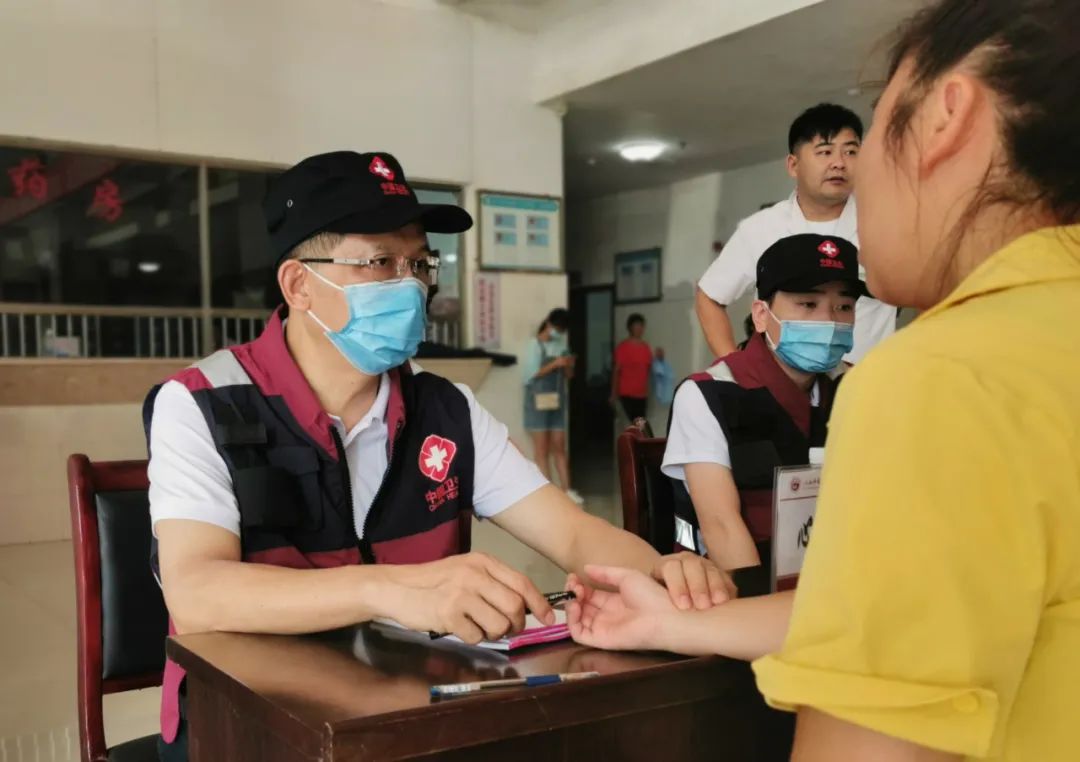 服務基層 共同提升 江西省中醫院專家在餘幹縣中醫院開展義診 健康 第3張