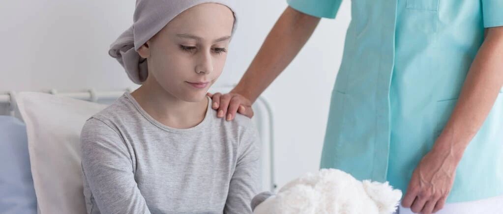 白血病反复发热病情急，中医药辨证退热疗效奇