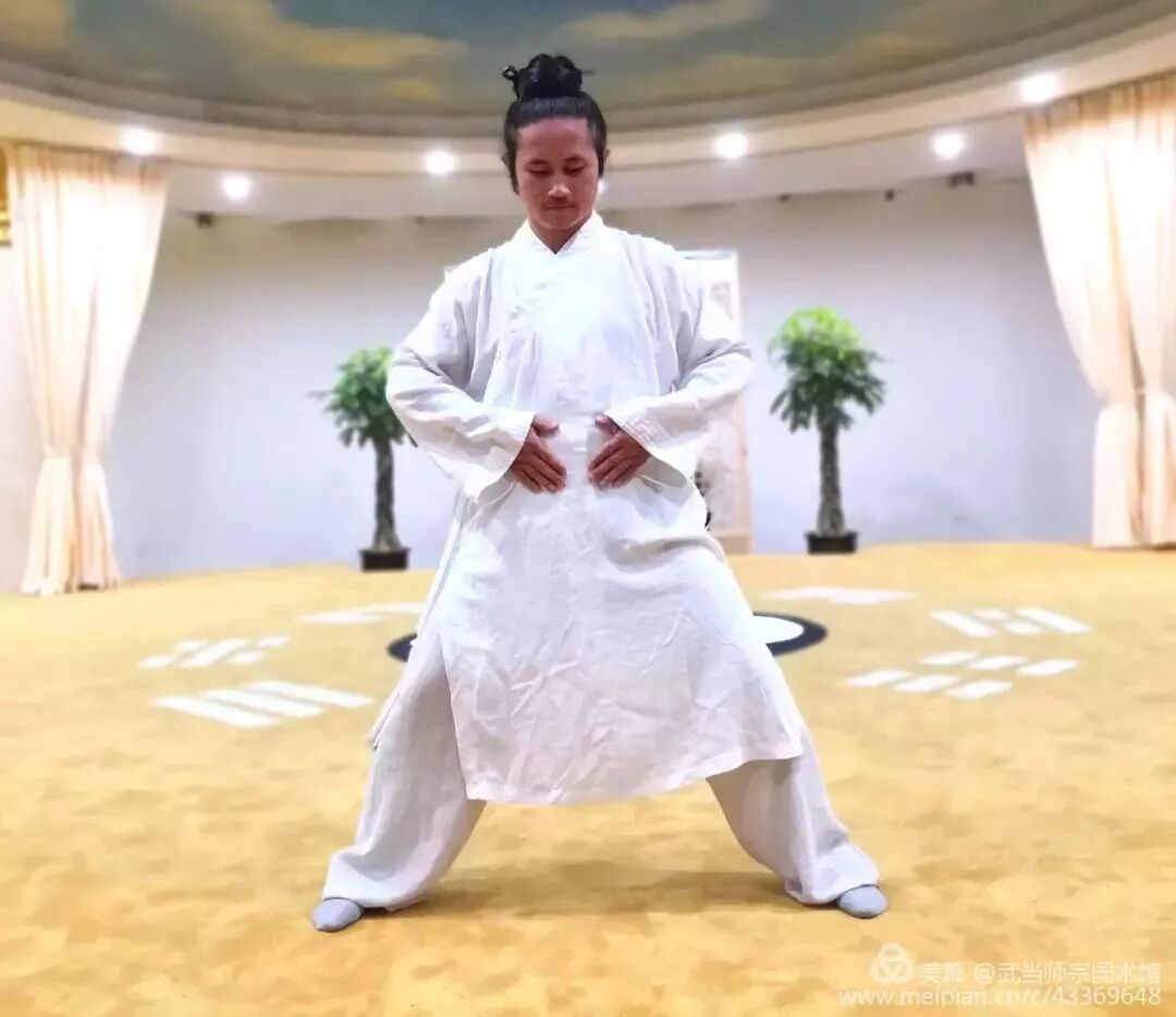 【秦师宗道长讲学堂】活骨气功第三式