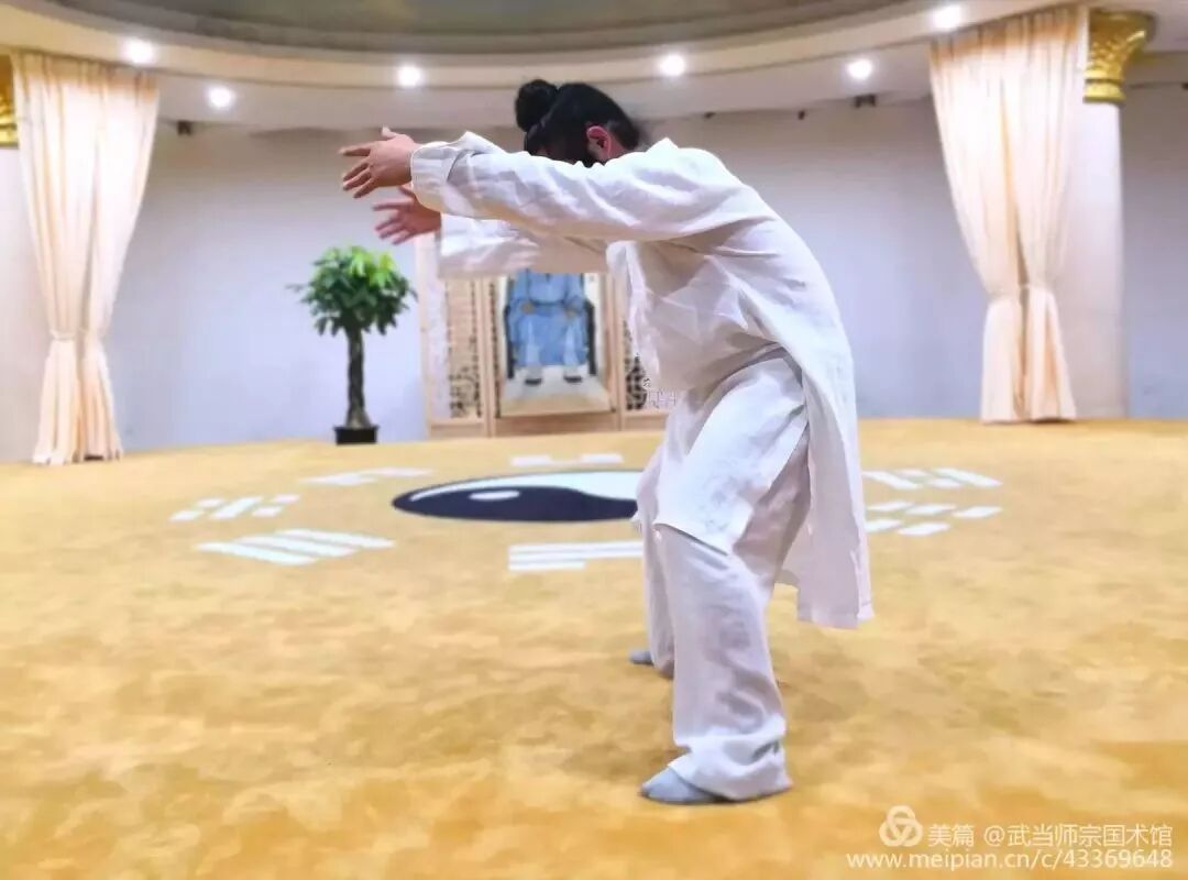 【秦师宗道长讲学堂】活骨气功第三式