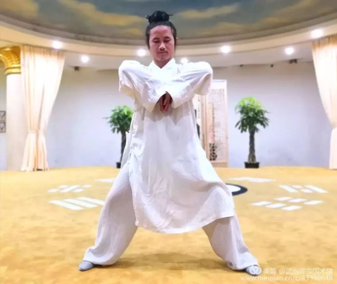 【秦师宗道长讲学堂】活骨气功第三式