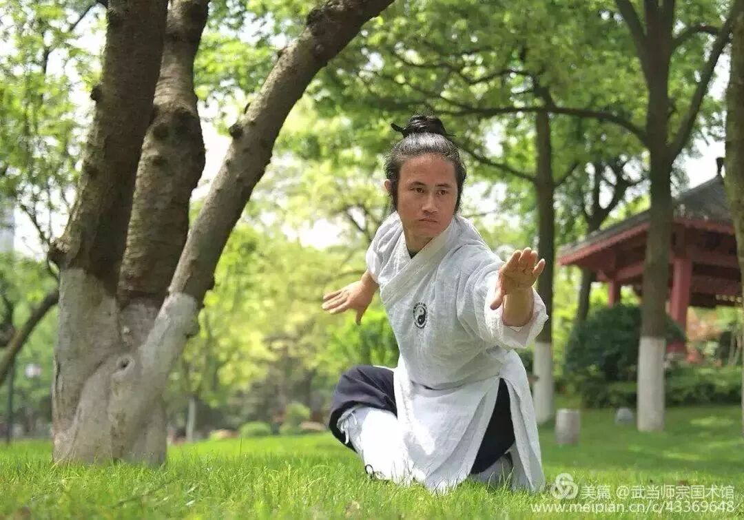 【秦师宗道长讲学堂】活骨气功第三式