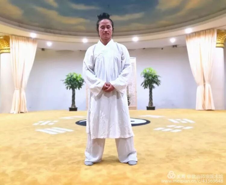 道家活骨气功详解第二式：旋转乾坤万物生