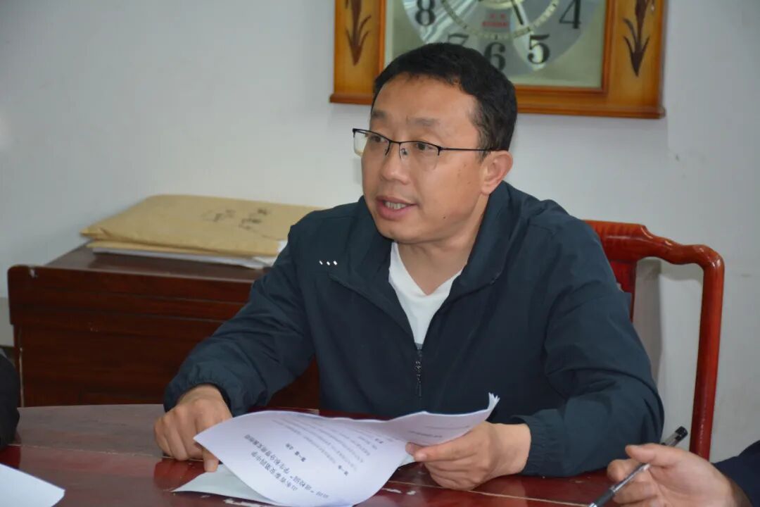 泰安四中召开全校班主任例会
