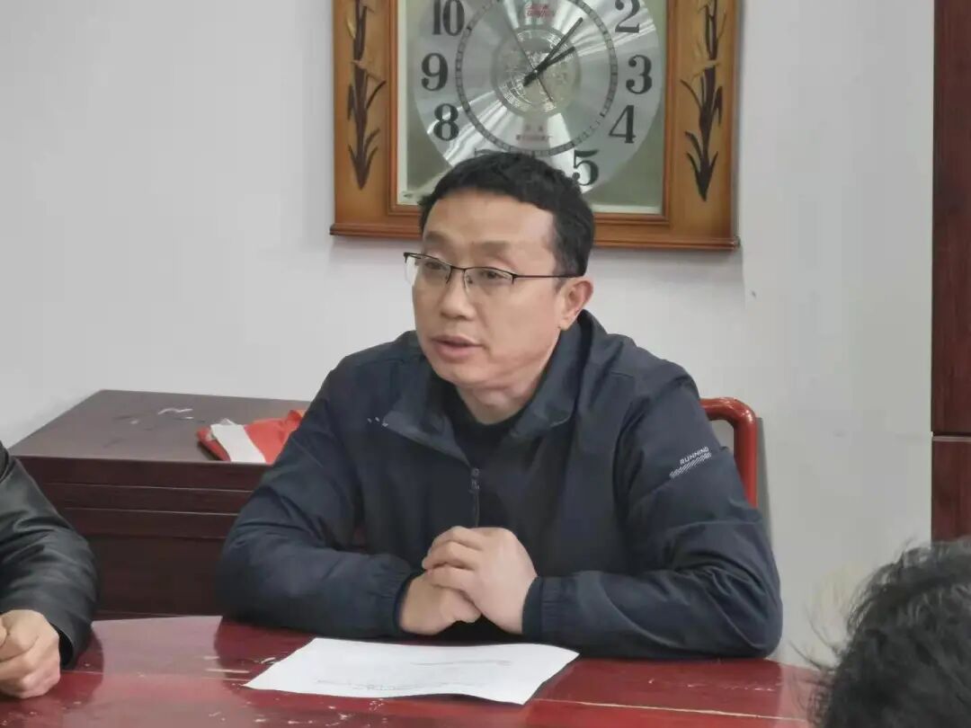 泰安四中召开全校班主任例会