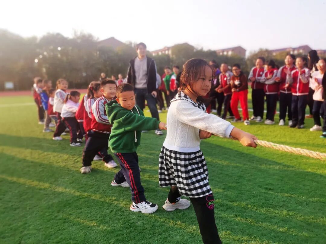 欢歌舞动操场上成了一片欢乐的海洋~▲昌邑市石埠经济发展区石埠小学