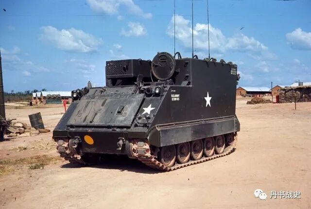 装甲指挥车_09轮式装甲突击车_两栖装甲突击车