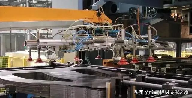 点击进入看图评论 汽车冲压自动化生产线规划及注意事项的图3